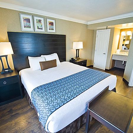 Hotel D'Lins Ontario Airport Zewnętrze zdjęcie