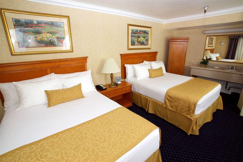 Hotel D'Lins Ontario Airport Zewnętrze zdjęcie