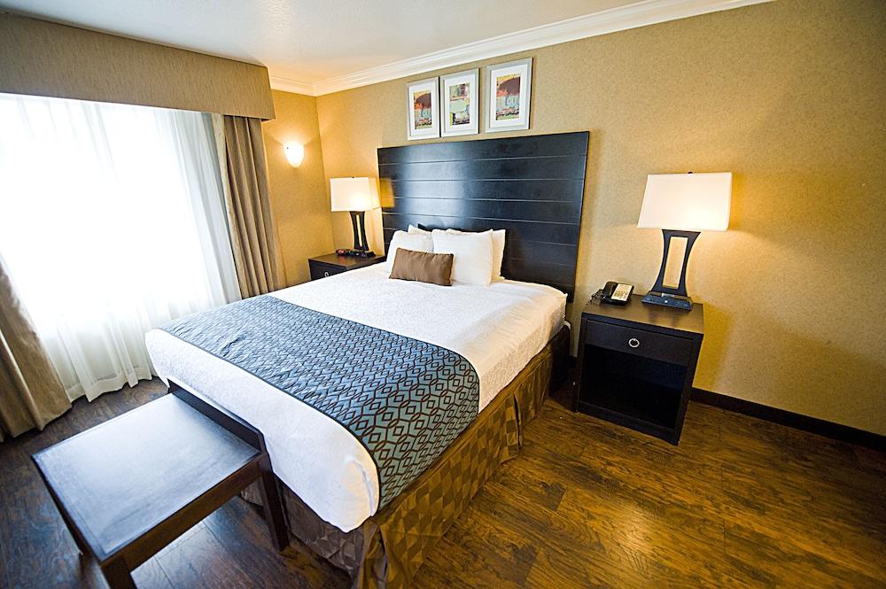 Hotel D'Lins Ontario Airport Zewnętrze zdjęcie