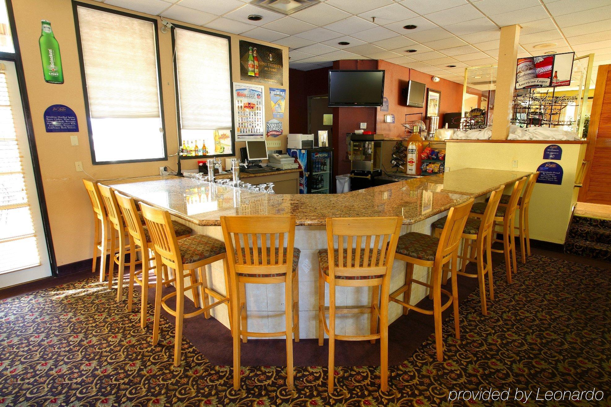 Hotel D'Lins Ontario Airport Restauracja zdjęcie