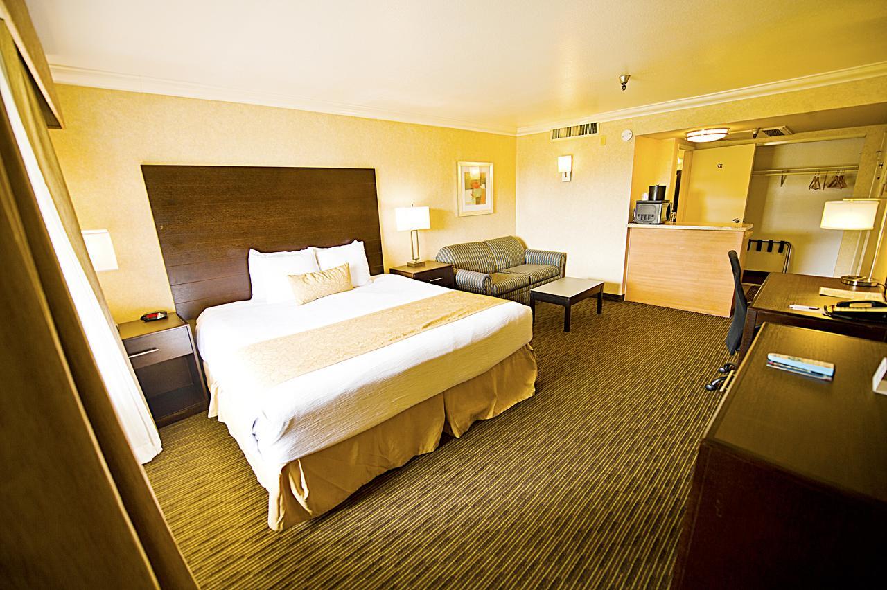 Hotel D'Lins Ontario Airport Zewnętrze zdjęcie