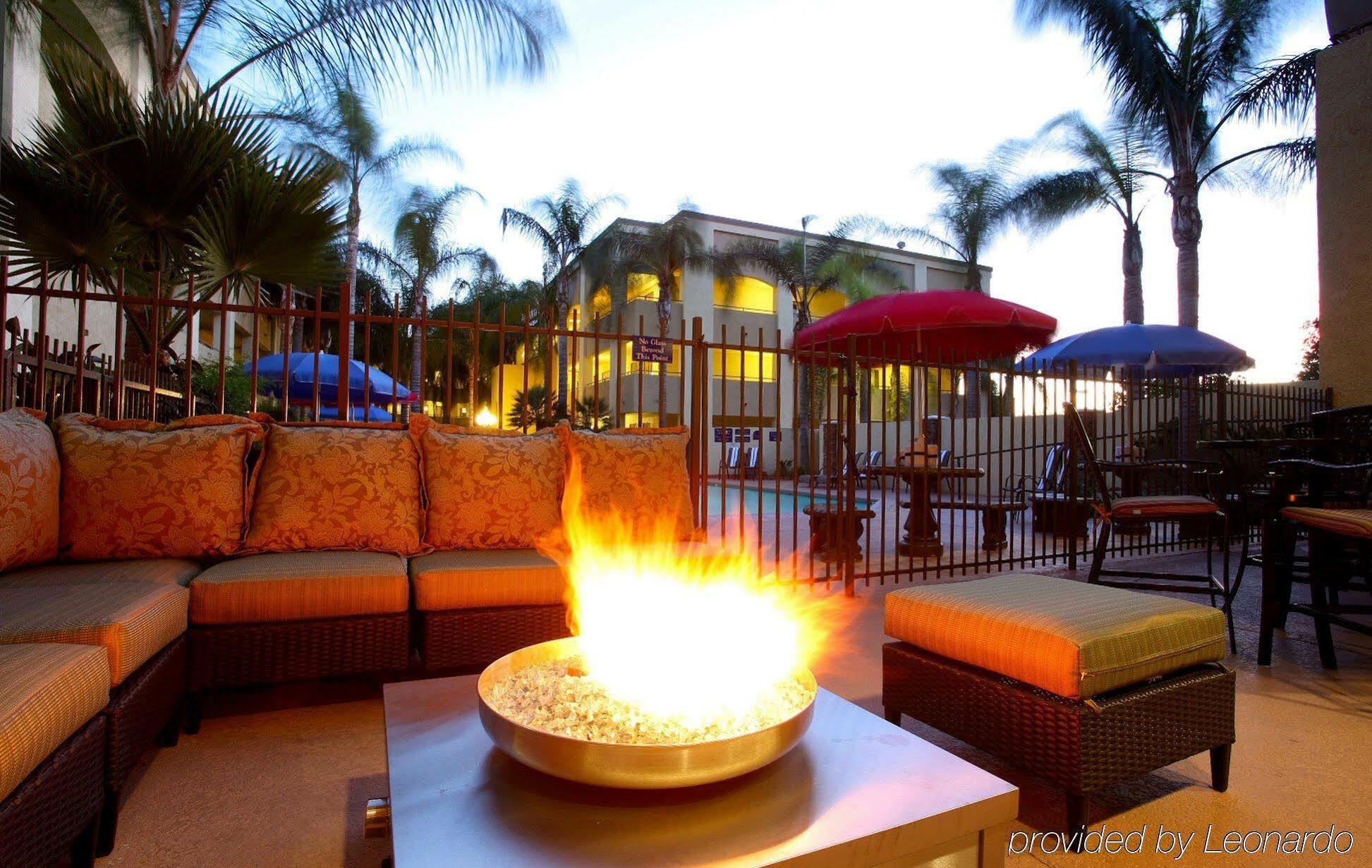 Hotel D'Lins Ontario Airport Zewnętrze zdjęcie