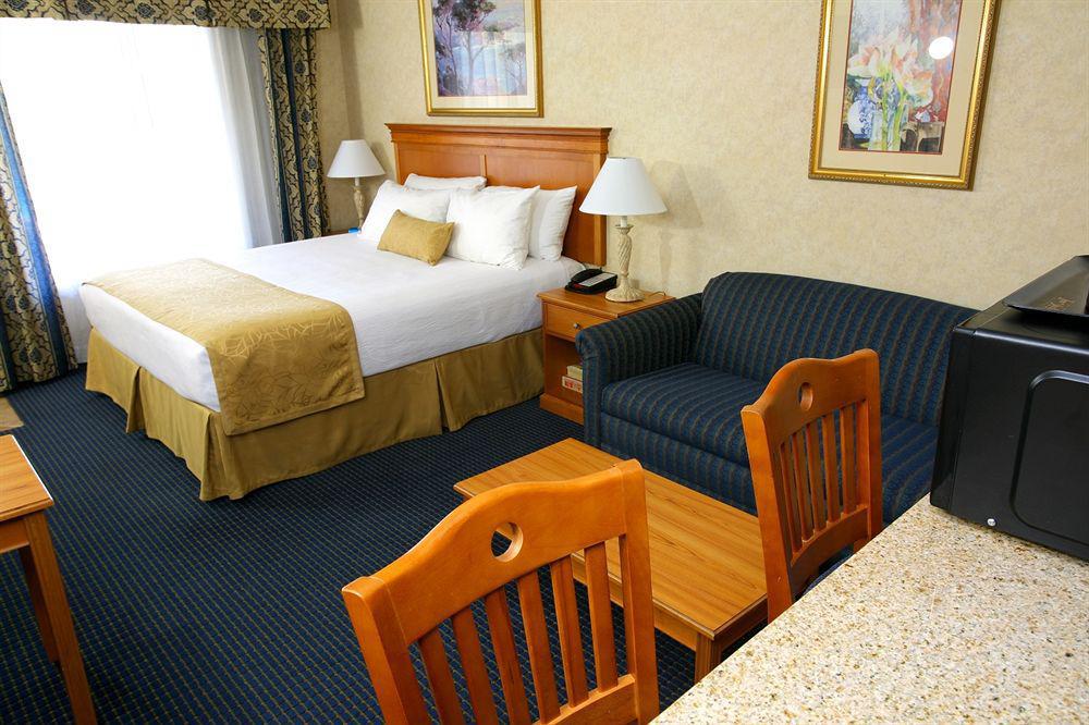 Hotel D'Lins Ontario Airport Zewnętrze zdjęcie
